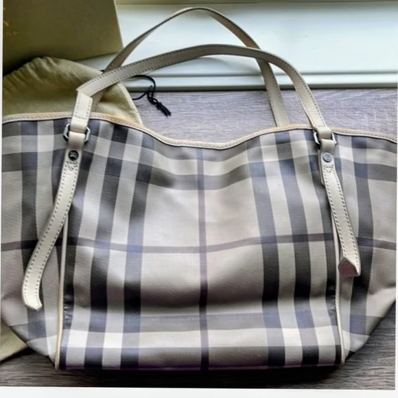 Burberry Cantebury Smoke Check Gray Plaid Tote with Cream Handles Preloved! - Picture 4 of 13